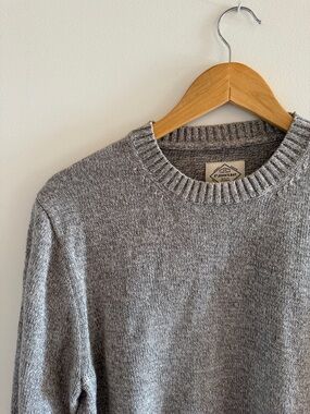 St. John's Bay Men's Heather Gray Crewneck Sweater